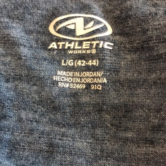Athletic Works long sleeved tee - Picture 2 of 3